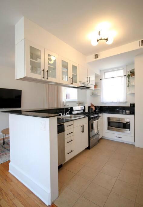 Brand New Stylish 1bdr In Heart Of Rittenhouse Sq. Hosted By Stayrafa Philadelphia