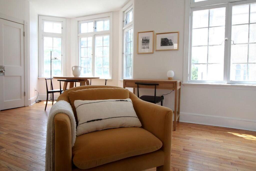 Brand New Stylish 1bdr In Heart Of Rittenhouse Sq. Hosted By Stayrafa Philadelphia